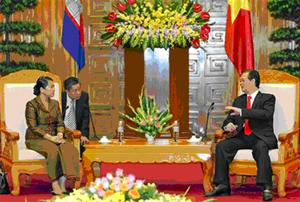 Thủ tướng Nguyễn Tấn Dũng tiếp Phó Thủ tướng Campuchia, bà Men Sam An. Ảnh: VGP/Nhật Bắc